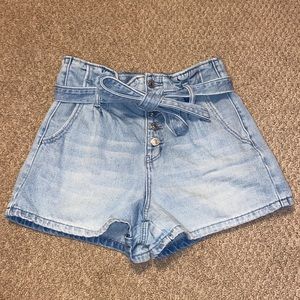 American Eagle mom short jeans